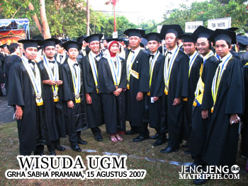 Wisuda UGM