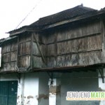 Langgar Dhuwur tampak belakang