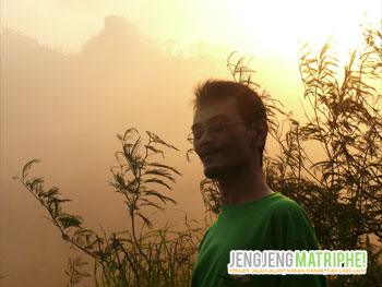 Sunrise Hunting di Puncak Suroloyo