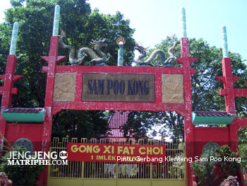 Pintu Gerbang Klenteng Sam Poo Kong