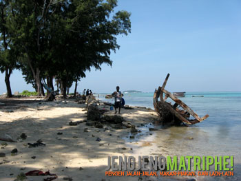 Pantai di Pulau Panggang