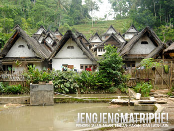 Rumah-rumah di Kampung Naga