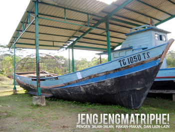 Monumen perahu pengungsi Vietnam